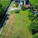 Cozy Garden Hideaway Apartment Kalambaka