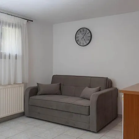 Cozy Garden Hideaway Apartment *