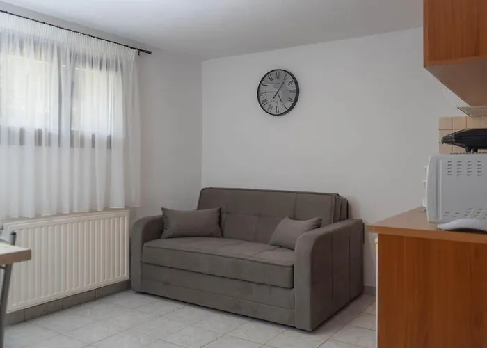 Cozy Garden Hideaway Apartament *