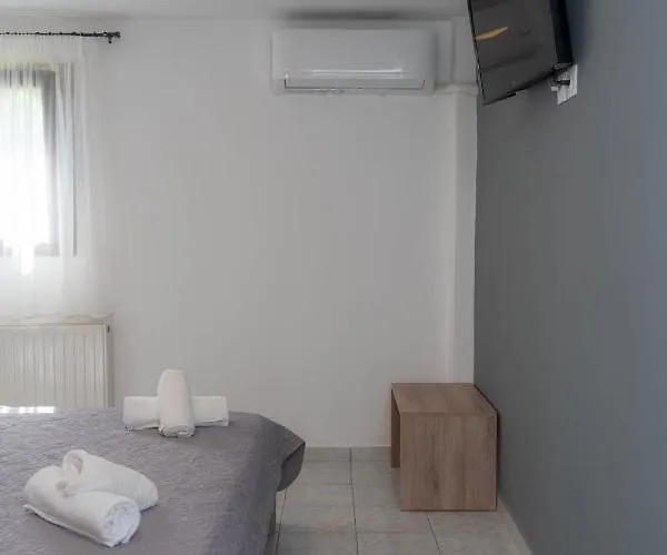 Cozy Garden Hideaway