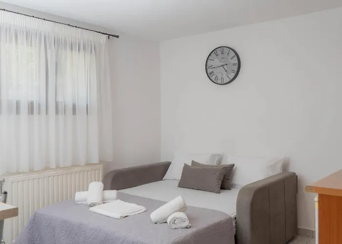 Cozy Garden Hideaway Apartament *