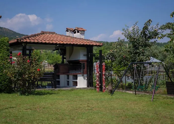 Apartment Cozy Garden Hideaway